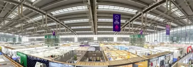抢先体验！2024深圳时装周十周年盛典：观众预登记开启，时尚盛宴等你来！