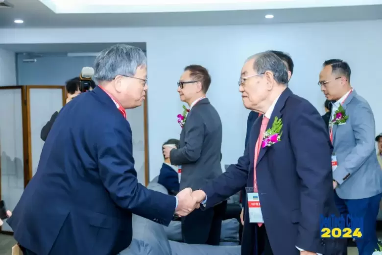 火热进行中：2024上海口腔展现场直击，快来领取门票，探索前沿口腔科技！