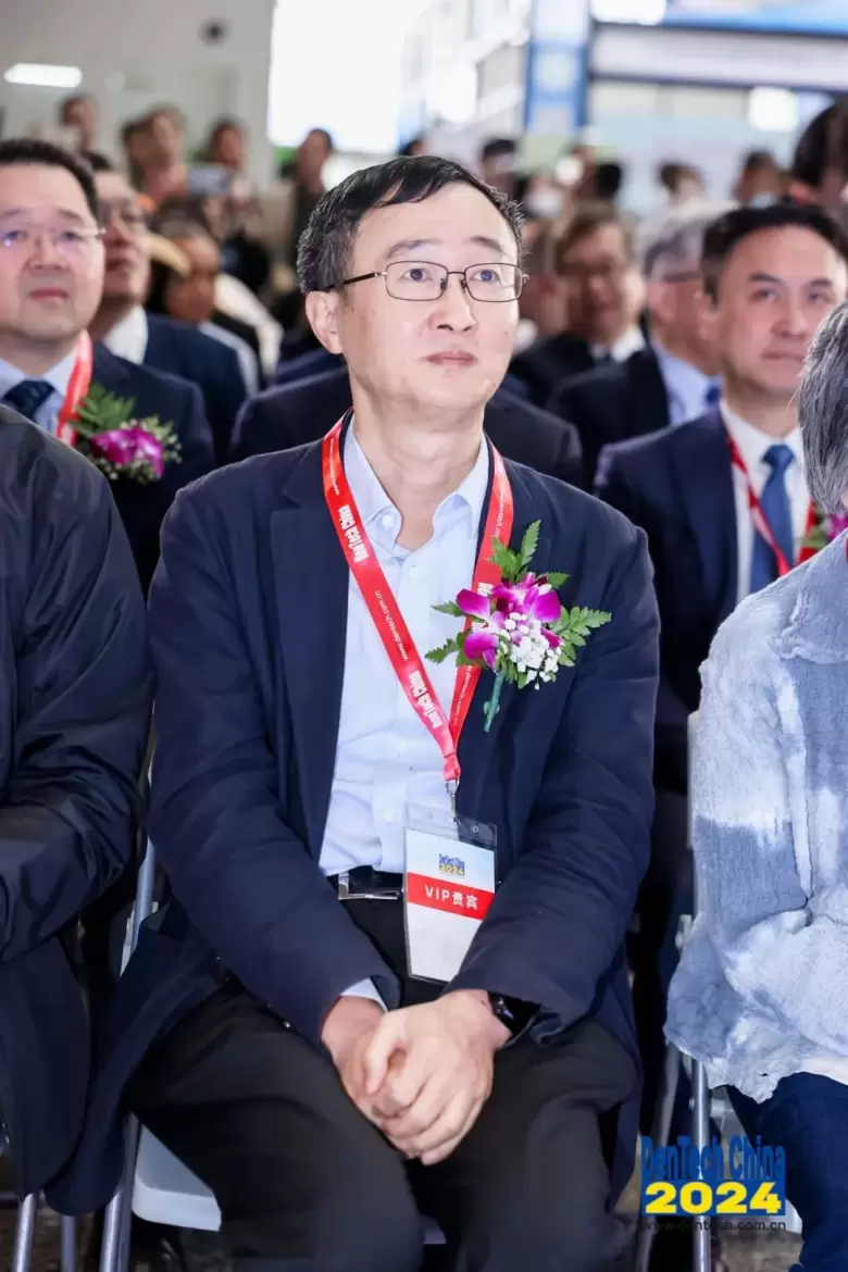 火热进行中：2024上海口腔展现场直击，快来领取门票，探索前沿口腔科技！