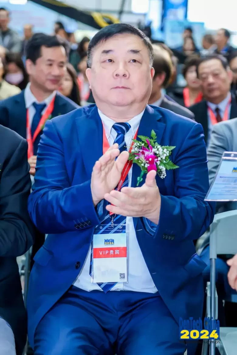 火热进行中：2024上海口腔展现场直击，快来领取门票，探索前沿口腔科技！