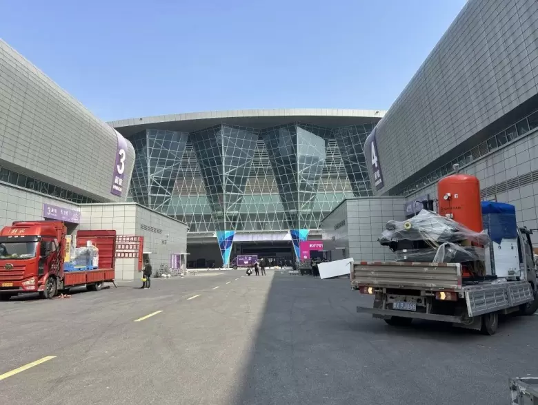 倒计时 2 天！2025亚太橡塑展・合肥站：大型橡塑设备实况直击！