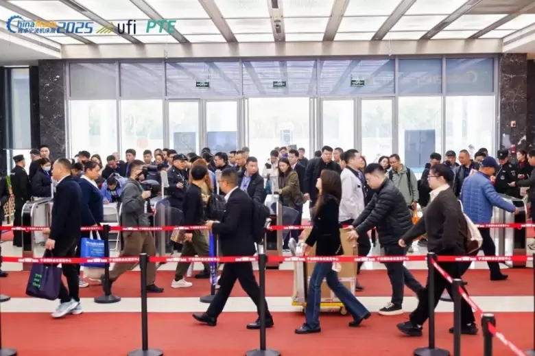智能制造风潮！2025宁波机床展首日盛况回顾，今日精彩继续上演