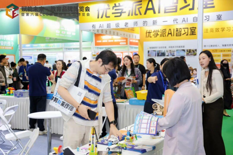 火热进行中！2025 CCE成都素博会：首日现场直击，素质教育盛宴来袭！