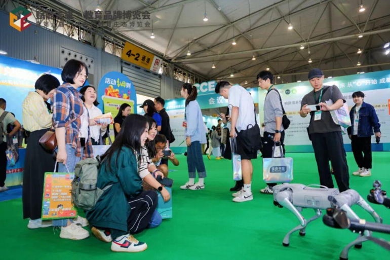 火热进行中！2025 CCE成都素博会：首日现场直击，素质教育盛宴来袭！